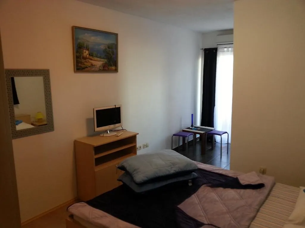 Guest House Kusen Rasopasno 3*,
